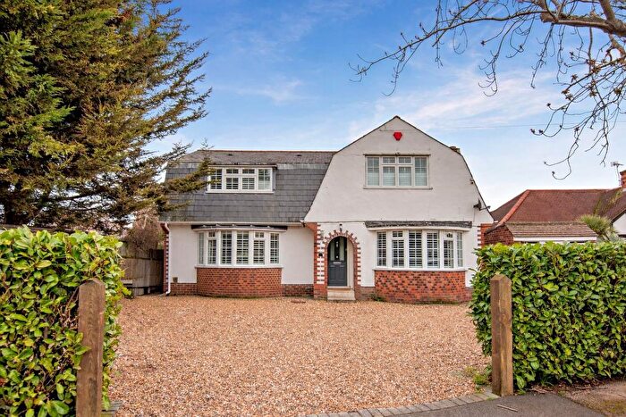 4 Bedroom Detached House For Sale In The Drive, Ashford, TW15