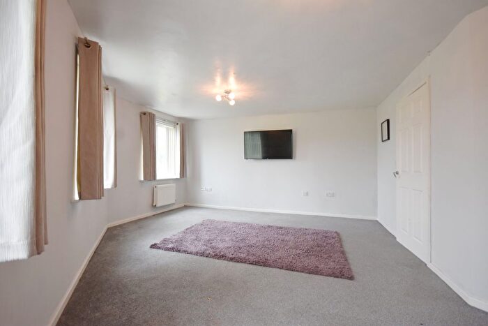 2 Bedroom Flat To Rent In Dunhill Avenue, Coventry, CV4