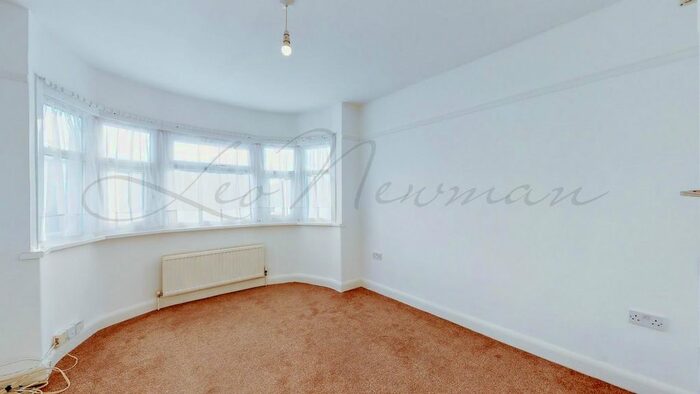 3 Bedroom Maisonette To Rent In Fullwell Avenue, Fullwell Cross IG5