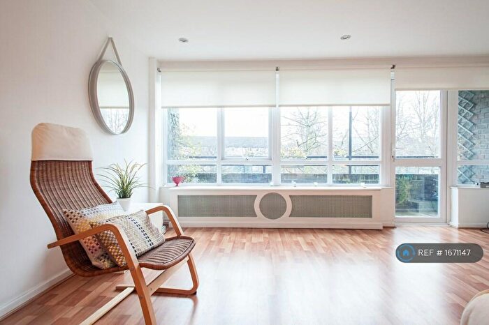 3 Bedroom Maisonette To Rent In Ebenezer Mussel House, London, E2