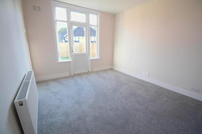 2 Bedroom Flat To Rent In Cherington Road, Hanwell, London, W7