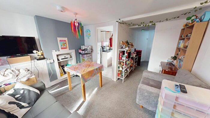 3 Bedroom Terraced House To Rent In Sillwood Street, BN1