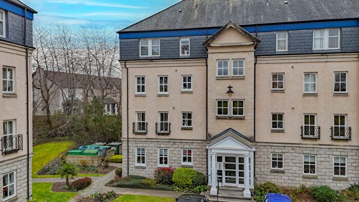 2 Bedroom Flat For Sale In South Inch Court, Perth, PH2