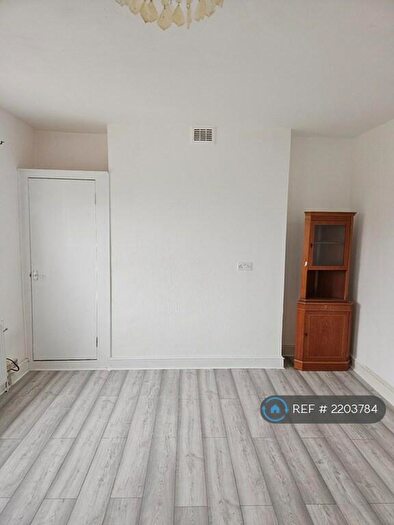 1 Bedroom Flat To Rent In East India Dock Road, London, E14