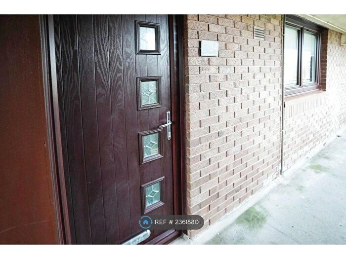 3 Bedroom Maisonette To Rent In Braehead Road, Cumbernauld, Glasgow, G67