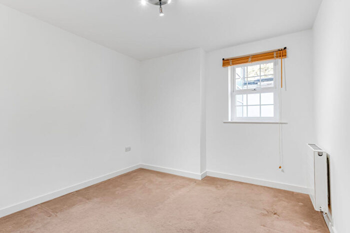 2 Bedroom Flat To Rent In Brookshill Gate, Harrow, HA3
