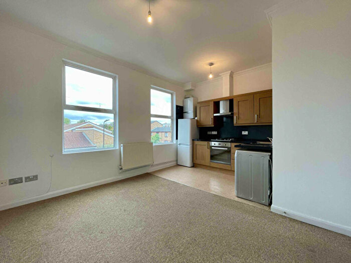1 Bedroom Apartment To Rent In Clarence Road, By Hackney Downs, E5