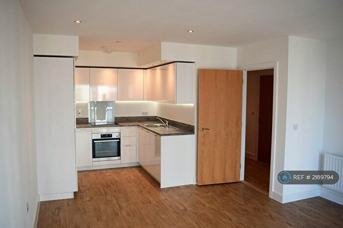 1 Bedroom Flat To Rent In Ellesmere Court, Luton, LU2