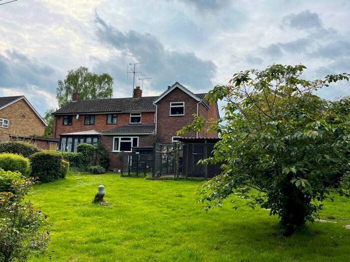 3 Bedroom Semi-Detached House For Sale In The Owell, Pakenham, Bury St. Edmunds, IP31