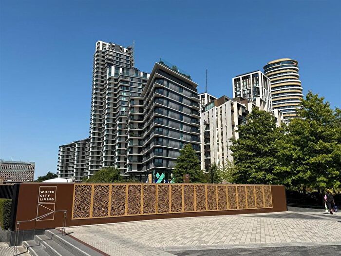 1 Bedroom Flat To Rent In Fountain Park Way, London, W12