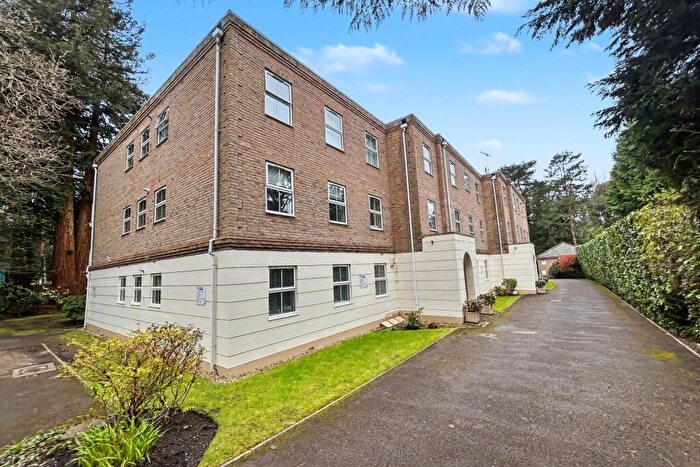 3 Bedroom Flat For Sale In Branksome Park, BH13