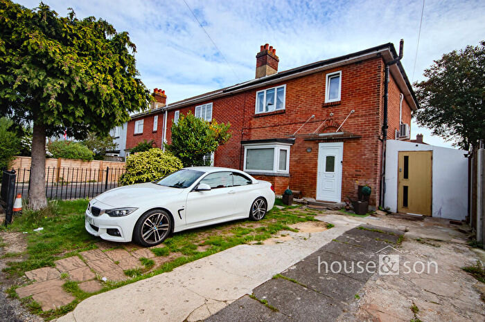 3 Bedroom End Of Terrace House For Sale In Ripon Road, Bournemouth, BH9