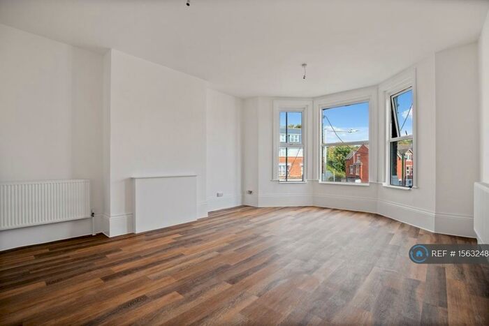 2 Bedroom Flat To Rent In Cheriton Road, Folkestone, CT20