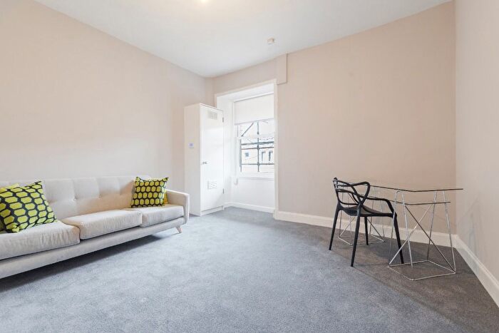 1 Bedroom Flat To Rent In Cathcart Place, Edinburgh, EH11