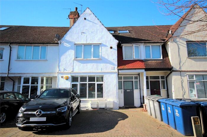 1 Bedroom Flat To Rent In Woodland Way, Mill Hill, London, NW7
