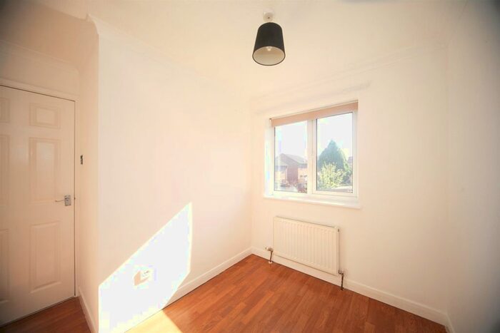 2 Bedroom Semi-Detached House For Sale In Bircham Road, Taunton, TA2