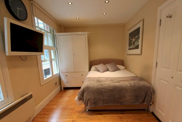 Studio To Rent In Villiers Street, London, Greater London, WC2N