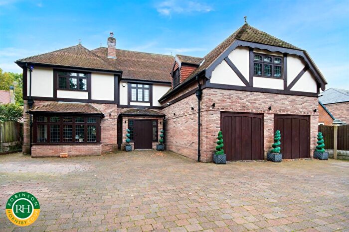 5 Bedroom Detached House For Sale In Warnington Drive, Doncaster, DN4