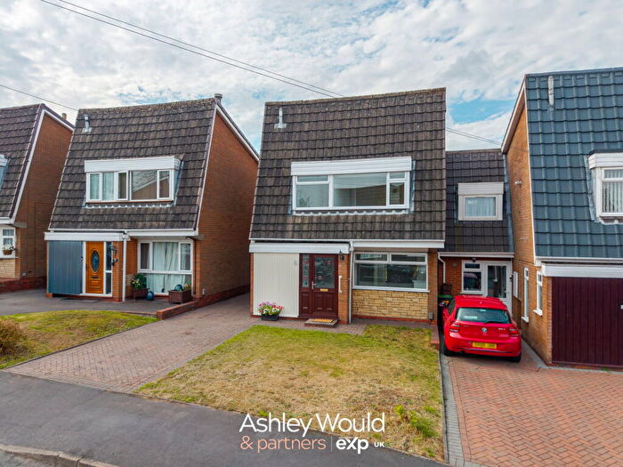 3 Bedroom Detached House For Sale In Kendal Rise, Oldbury, B68