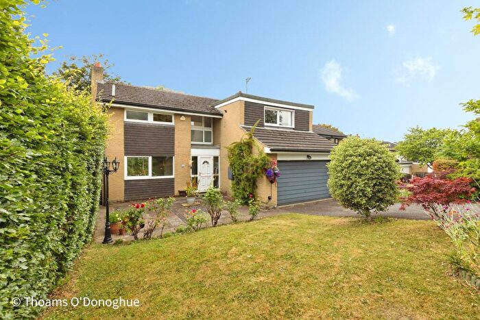 4 Bedroom Detached House For Sale In Argyll Close, Baildon, BD17