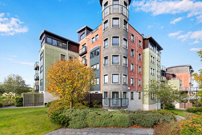 3 Bedroom Flat For Sale In / Meggetland Square, Edinburgh, EH14