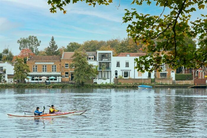 2 Bedroom Terraced House To Rent In Strand On The Green, Chiswick, W4