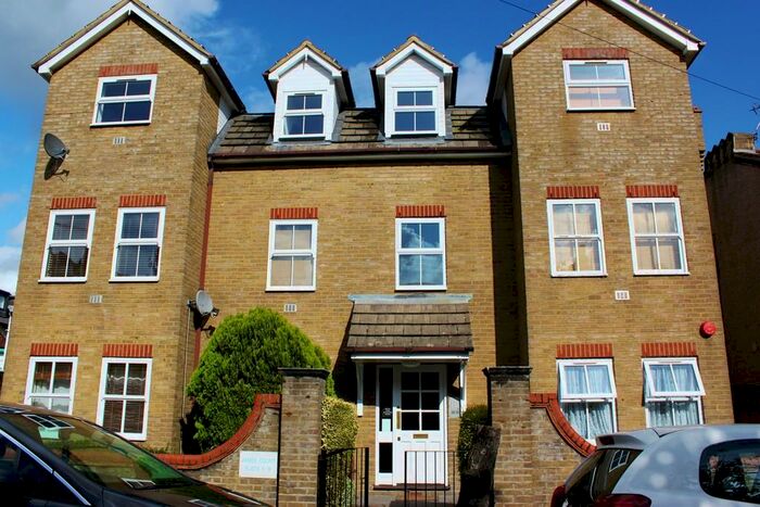 1 Bedroom Apartment To Rent In Flat James Court, Daisy Road, E18