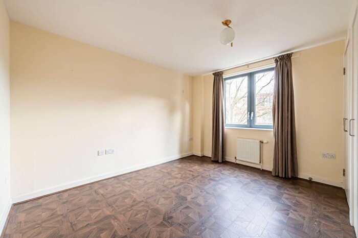 1 Bedroom Flat For Sale In Pooles Park, London, Finsbury Park, London, N4