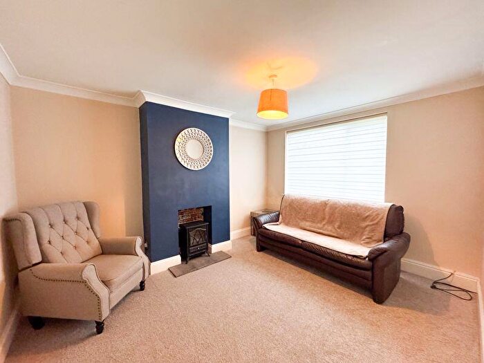 3 Bedroom End Of Terrace House For Sale In Antrim Way, Scartho, DN33
