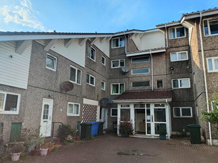 3 Bedroom Flat For Sale In Fairhaven, Dunoon, Argyll, PA23