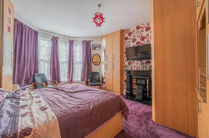 6 Bedroom Property To Rent In Little Heath, Charlton, London, SE7