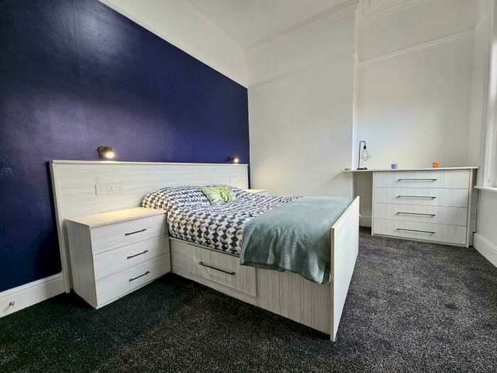 1 Bedroom Flat To Rent In Hyde Park Road, Hyde Park, Leeds, LS6