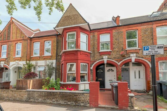 2 Bedroom Apartment To Rent In Kettlebaston Road, Leyton, E10