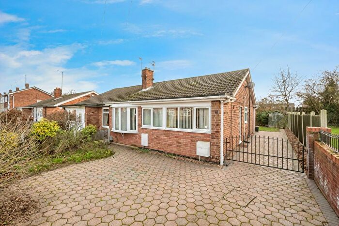 2 Bedroom Bungalow For Sale In Oakwood Drive, Armthorpe, Doncaster, South Yorkshire, DN3