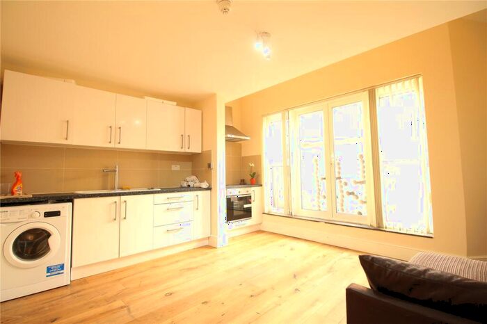 2 Bedroom Apartment To Rent In High Street, Crouch End, London, N8