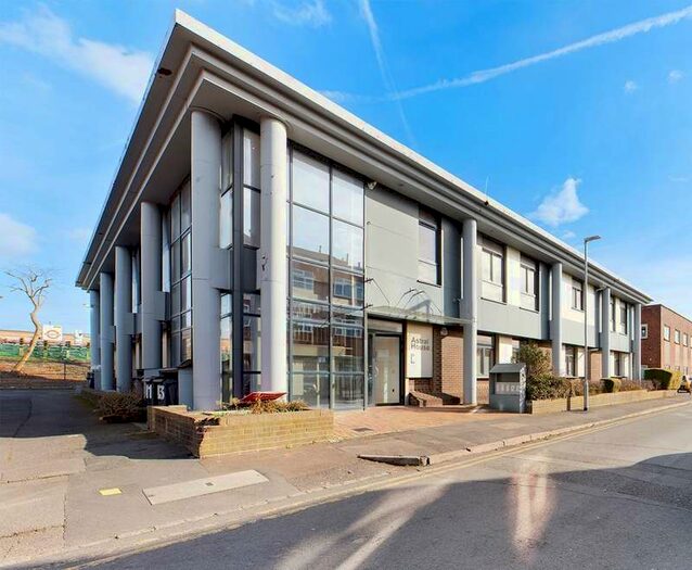 2 Bedroom Flat To Rent In Astral House, Ruislip, HA4