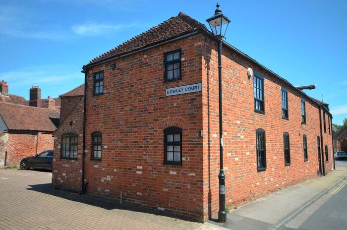 2 Bedroom End Of Terrace House To Rent In West Street, Titchfield Village, PO14