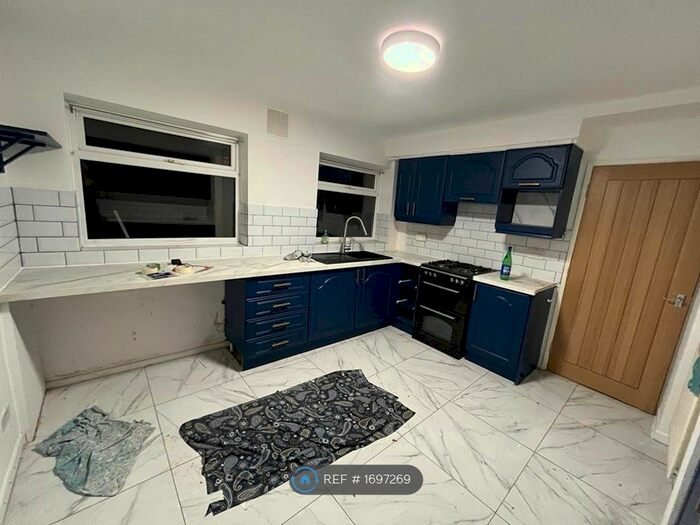 3 Bedroom Semi-Detached House To Rent In Wilcox Avenue, Hednesford, Cannock, WS12