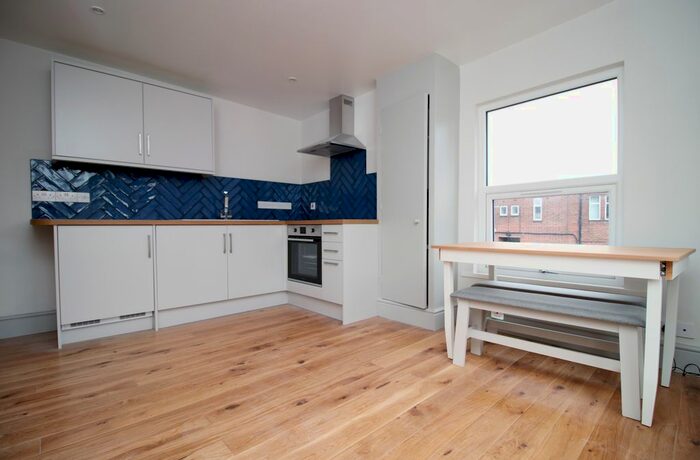 2 Bedroom Flat To Rent In Richmond Road, Cathays, Cardiff, CF24