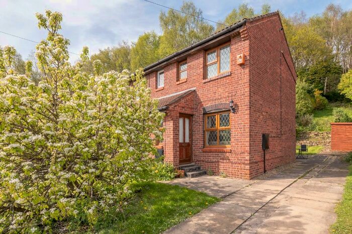 1 Bedroom Semi-Detached House To Rent In Abbeydale Gardens, Kirkstall, Leeds, LS5