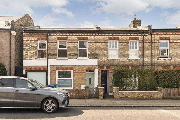 3 Bedroom House To Rent In Cheltenham Road, Nunhead, SE15