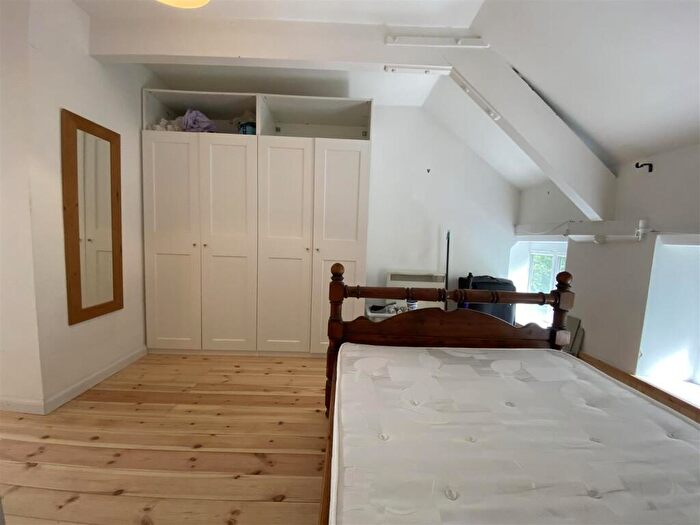 2 Bedroom Apartment To Rent In Burgoyne Road, Sheffield, S6