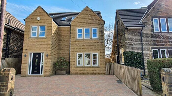 4 Bedroom Detached House To Rent In Westfield Avenue, Oakes, Huddersfield, West Yorkshire, HD3