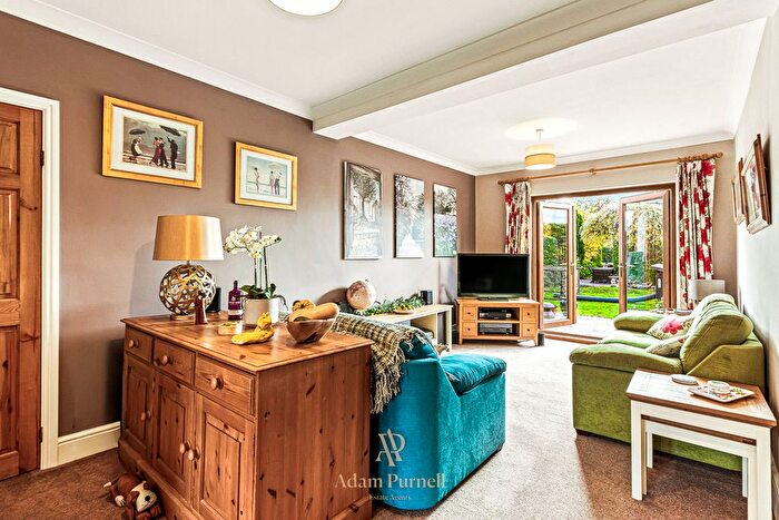 3 Bedroom Semi-detached House For Sale In Manor Road, Desford, LE9