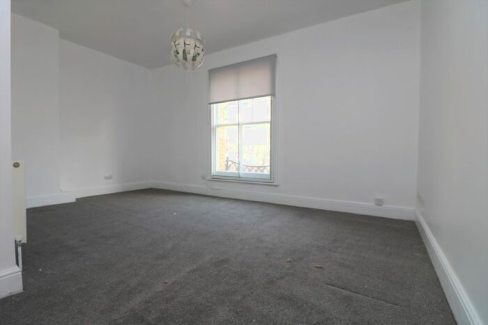 1 Bedroom Maisonette To Rent In Holloway Road, London, N7