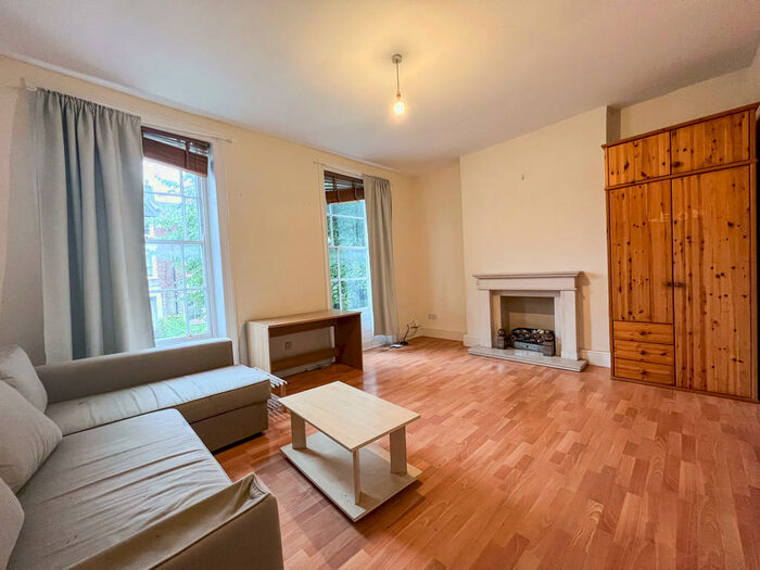 3 Bedroom Apartment To Rent In Agar Grove, Camden Town, NW1