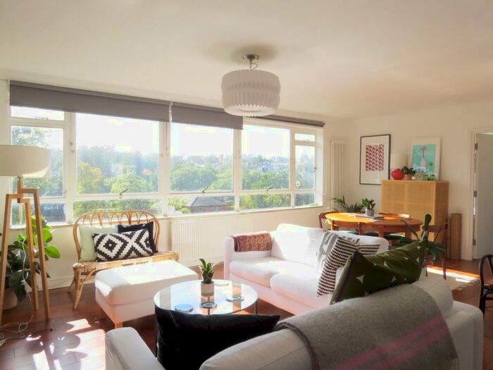 2 Bedroom Apartment To Rent In Farquhar Road, Upper Norwood, London, SE19