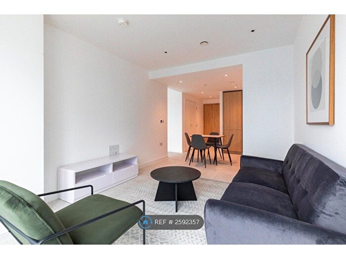 Studio To Rent In Bouchon Point, London, E1