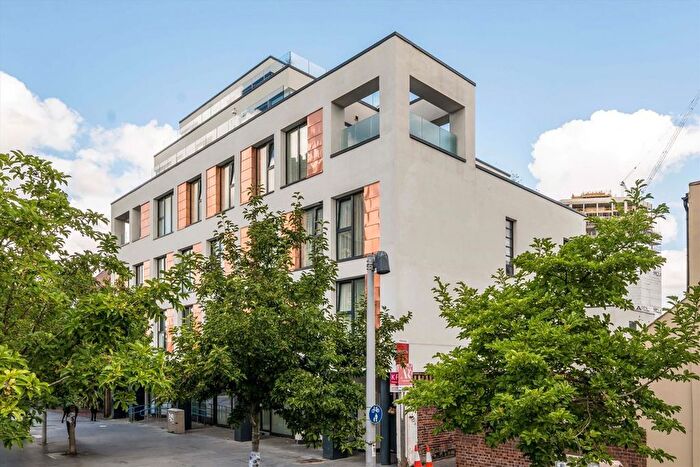 2 Bedroom Flat To Rent In King Street, Acton, W3