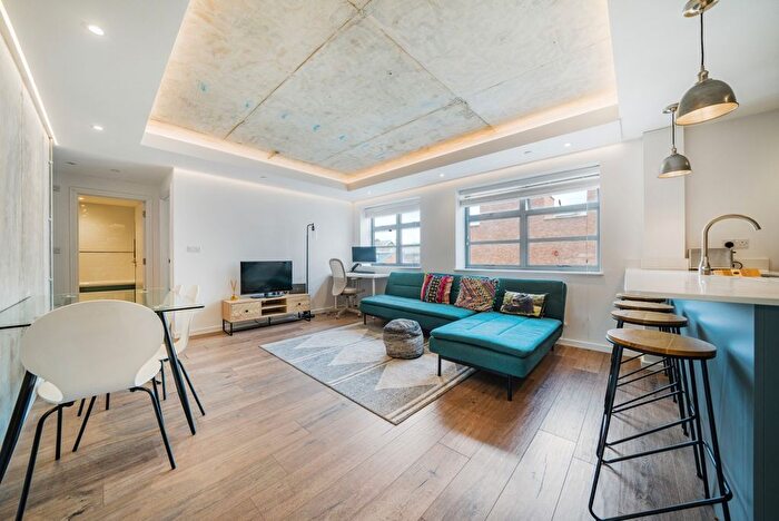 2 Bedroom Flat To Rent In Elm Grove, Wimbledon, London, SW19